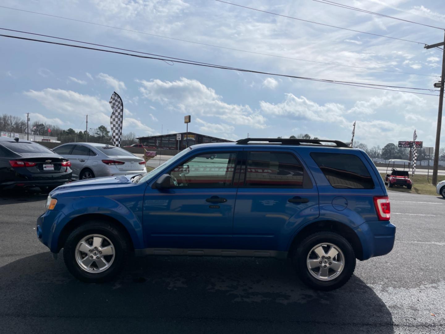 2011 Blue Ford Escape (1FMCU0D76BK) with an 4-Cyl, 2.5 Liter engine, Automatic, 6-Spd w/Overdrive transmission, located at 8008 Warden Rd, Sherwood, AR, 72120, (501) 801-6100, 34.830078, -92.186684 - Photo#4